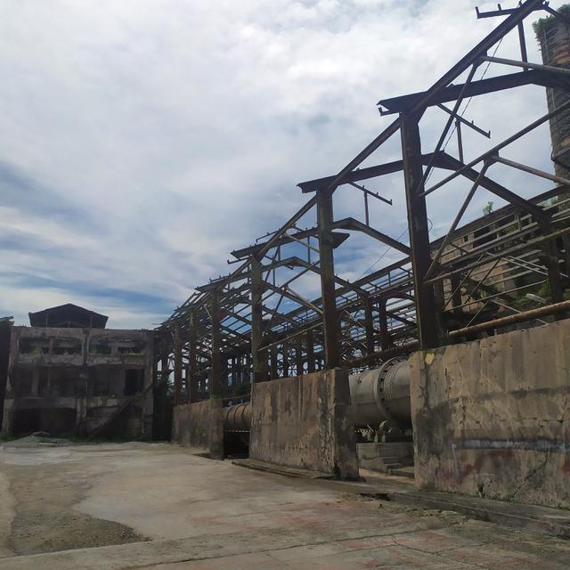 Menelusuri pabrik Indarung I di kawasan PT Semen Padang. Pabrik ini berdiri pada Maret 1910 dengan nama NV Nederlandsch Indische Portland Cement Maatschappij (NV NIPCM).