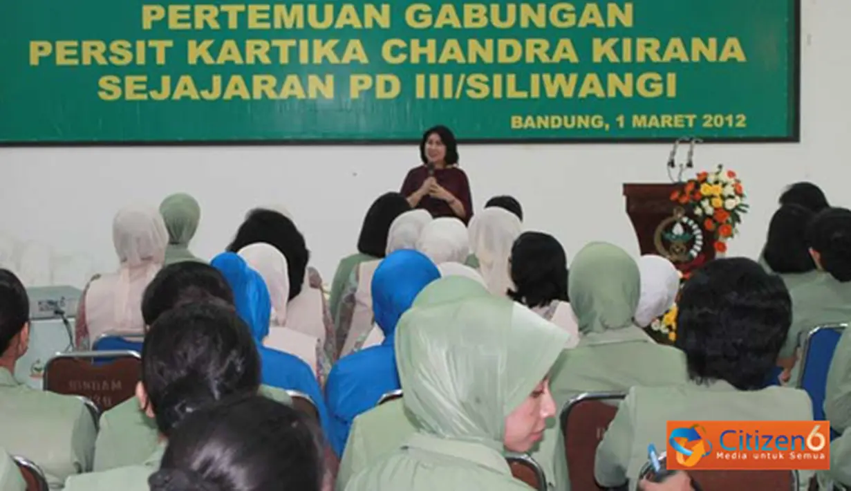 Citizen6, Bandung: Pada kesempatan itu, dilaksanakan ceramah tentang Etika yang disampaikan oleh Ny. Syntya Ningrum. (Pengirim: Pendam3)