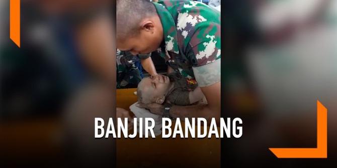 VIDEO: Detik-Detik Penyelamatan Bayi yang Terjepit Kayu