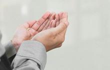 Doa Setelah Sholat Witir, Lengkap Beserta Artinya
