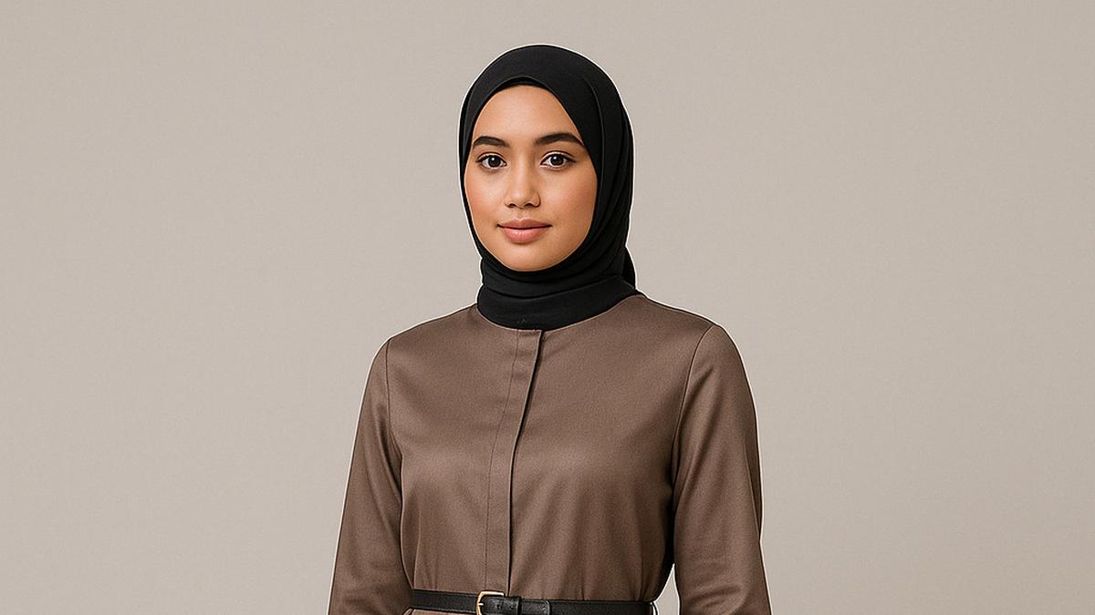 4 Look Setelan Tunik dan Celana Lurus, Pilihan Tepat untuk Gaya Formal Wanita Kantoran