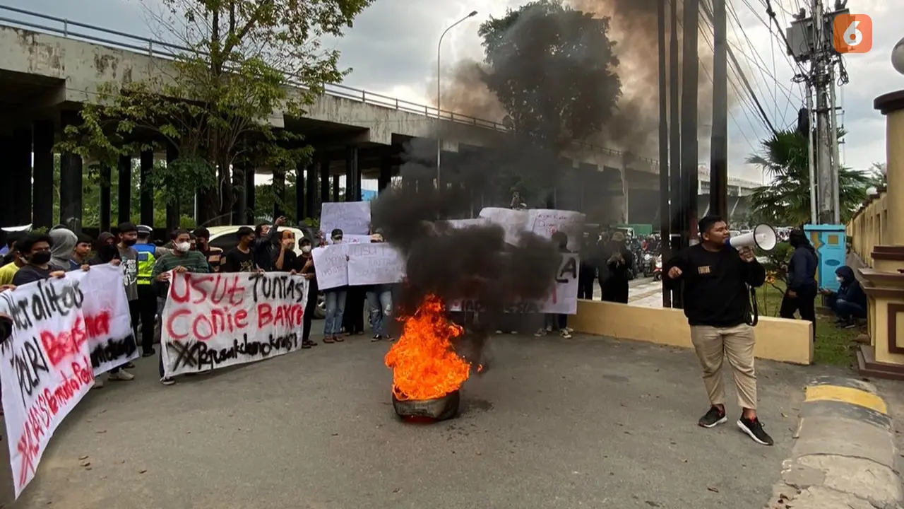 Demo Conie Bakrie