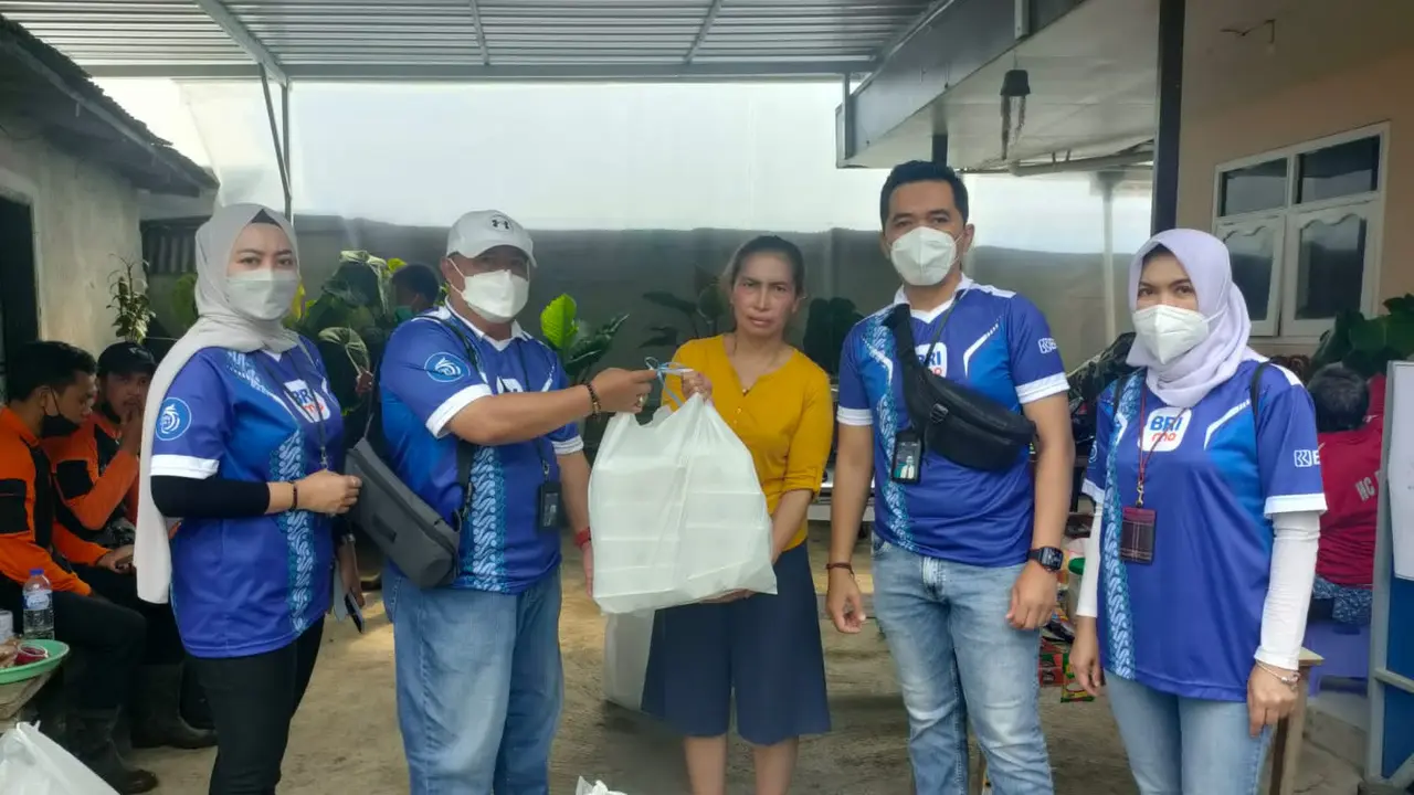BRI Peduli Salurkan Bantuan untuk Masyarakat Terdampak Banjir Bandang di Kota Batu