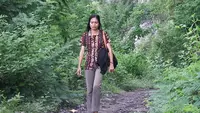 Kisah Bu Guru Yustiana, Keluar Masuk Hutan Mengajar Murid Hanya Diupah Rp 150 Ribu