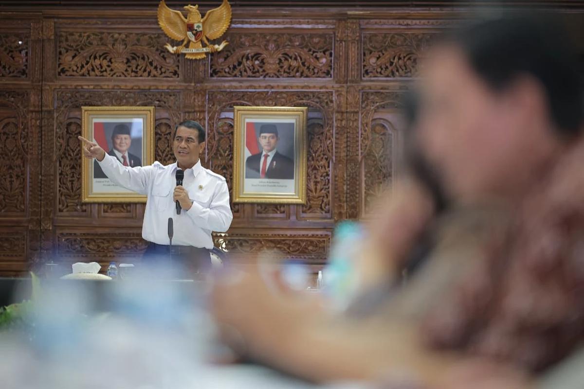 Kumpulkan Perusahaan Sawit dan Perwakilan Petani, Mentan Amran Minta Harga TBS Naik