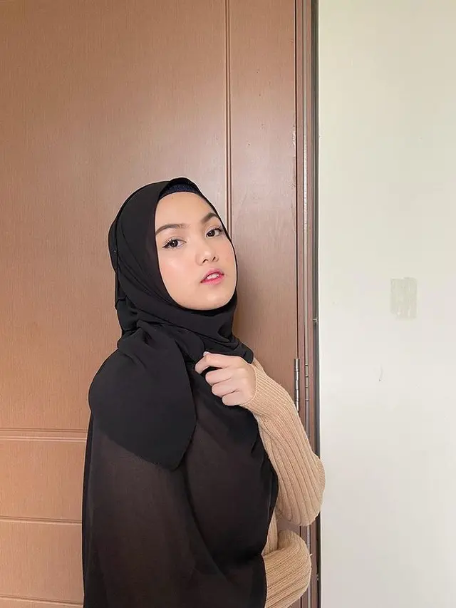 6 Potret Aisyah Aqillah Saat Pakai Hijab Ini Tuai Pujian
