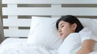 Ilustrasi seorang wanita sedang tidur/Freepik-jcomp.