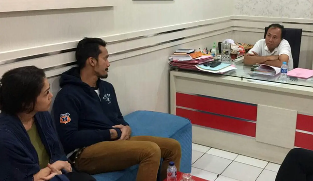 "Pengakuannya setahunan (mengonsumsi). Tapi minum itu pas kalau susah tidur saja," kata Vivick Tjangkung. (Foto. dok. Istimewa)