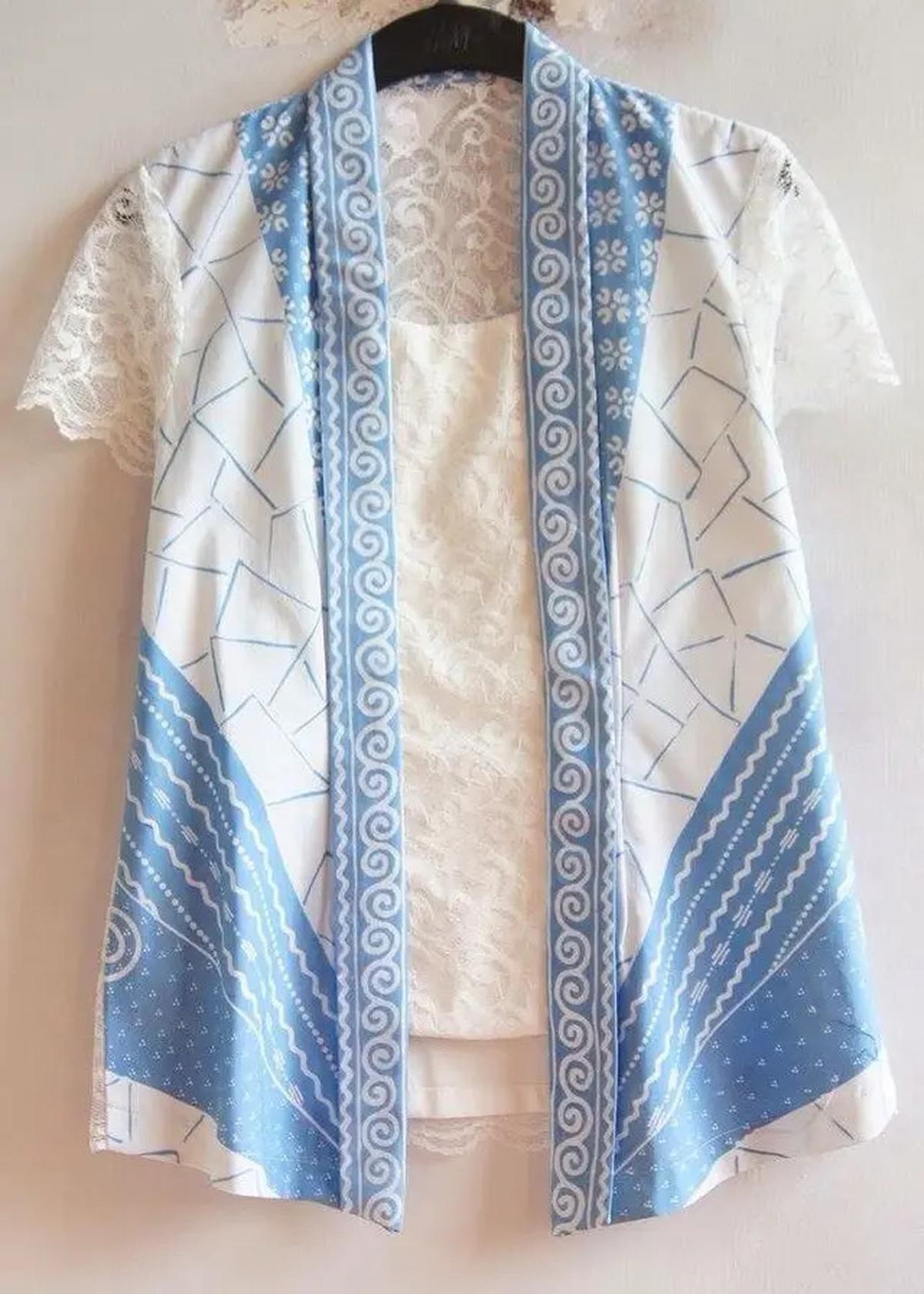 5 Model Baju Batik Kombinasi yang Wajib Dimiliki Wanita Stylish
