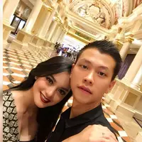 Ke tempat romantis, keliling dunia, lebih dari sempurna kemewahan pasangan yang baru saja mengikat janji suci tersebut. (Via Istagram/@Fery_wijaya88)