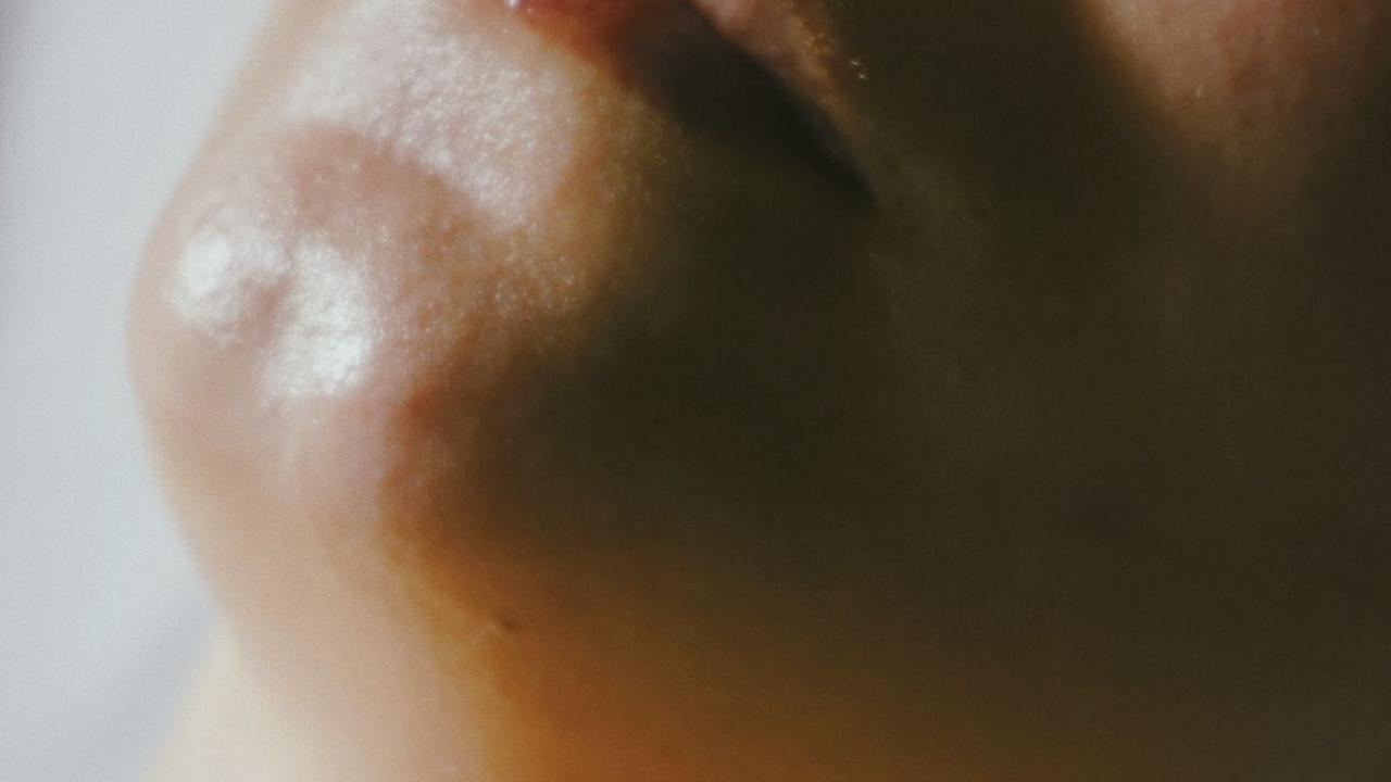 <b>7 Cara Merawat Kesehatan Bibir</b>