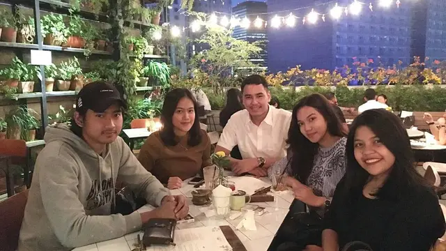 Disebut Netizen Mirip Siwon, Ini 5 Potret Dheatantra Dimas Wapresma Trisakti