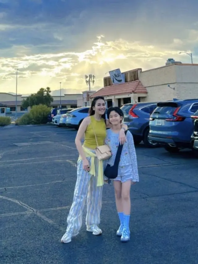 Ayu Ting Ting Liburan di Amerika Serikat Bersama Bilqis. [@ayutingting92]