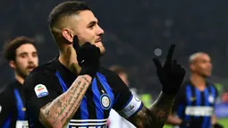 Striker Argentina, Mauro Icardi yang kini tengah menjalani musim pertama bersama Galatasaray ini total mencetak 111 gol di Serie A Liga Italia bersama Inter Milan yang dibelanya selama 6 musim mulai 2013/2014 hingga 2018/2019. Meski tak sekali pun mempersembahkan gelar Scudetto, namun ia tercatat dua kali menjadi top skor Serie A pada musim 2014/2015 dan 2017/2018. (AFP/Miguel Medina)