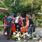 Zicari Giancarlo (49), turis asal Italia meninggal dunia usai terjadi dari tebing saat foto selfie dengan pacarnya di area air terjun vila Gajah Mas, Banjar Baturiti Kelod, Kecamatan Baturiti, Kabupaten Tabanan, Bali, Minggu (4/8/2024). (Liputan6.com/ Dok Humas Polres Tabanan)