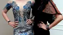 Vicky Shu digandeng oleh Diana Putri seorang desainer untuk mengembangkan fashion tanah air di amerika dengan menonjolkan desain bertema 'Garuda'. (Wimbarsana Kewas/Bintang.com)
