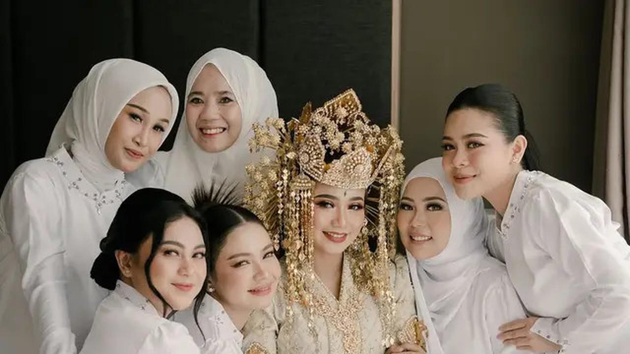 6 Potret Pernikahan Aulia DA dan Cahu, Akad Nikah Hingga Resepsi Digelar Mewah