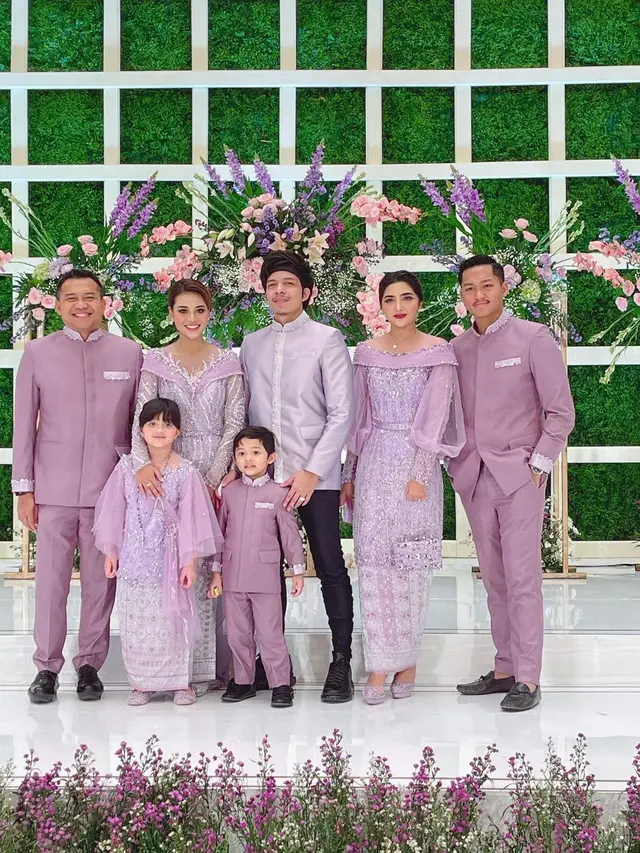 Lamaran Atta Halilintar dan Aurel Hermansyah. (Foto: Instagram @ashanty_ash)