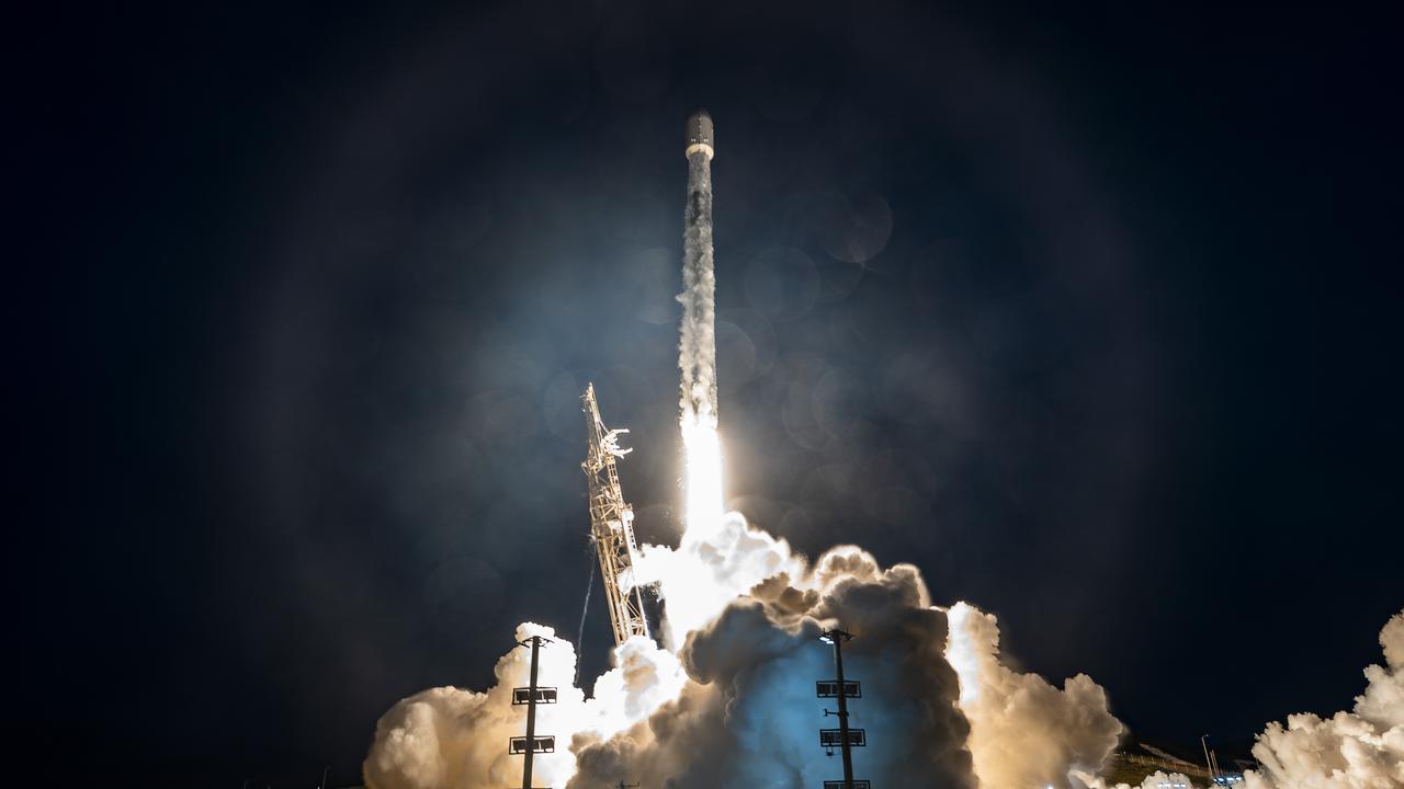 SpaceX Launches 28 Starlink Satellites from Vandenberg, Achieving Booster Flight Record