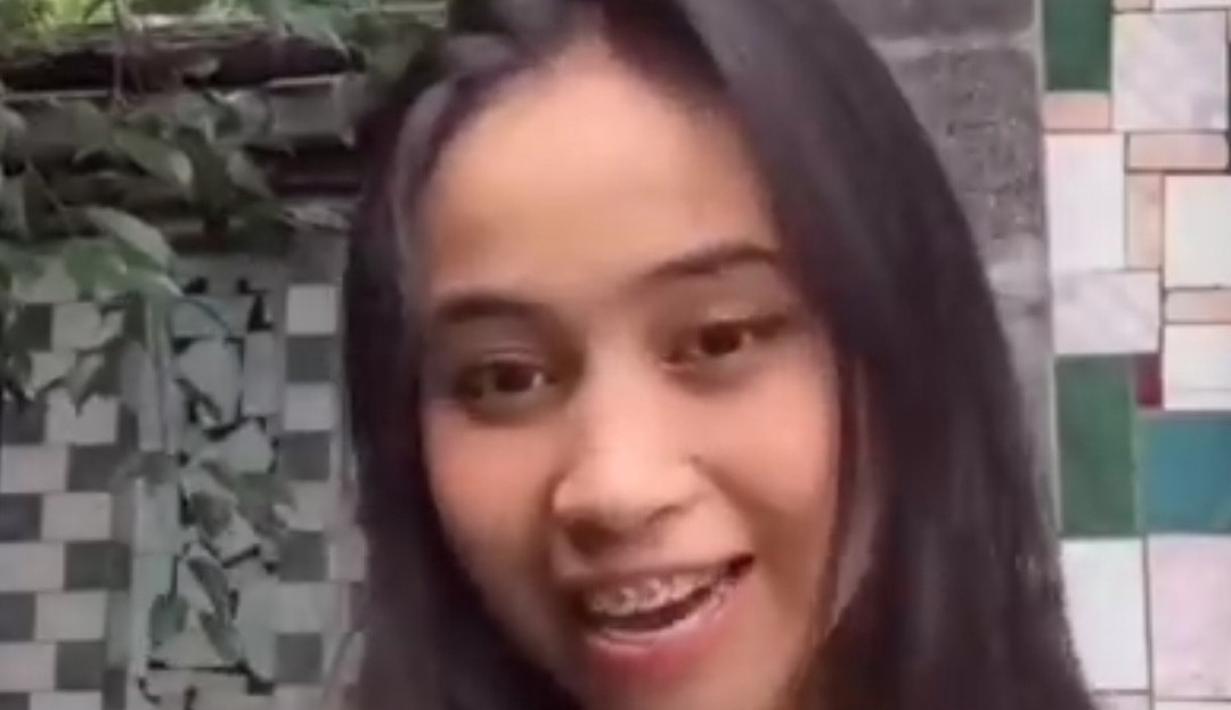 Tangis tak terbendung atas kepergian Ki Joko Bodo, Ayda Prasasti masih memendam duka mendalam. (Liputan6.com/IG/@aydaprasasti).