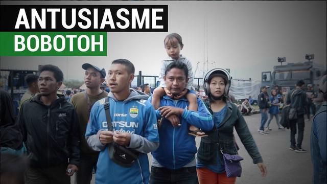 Berikut antusiasme Bobotoh saat mendukung tim kesayangannya, Persib Bandung, berlaga di Liga 1 2017.