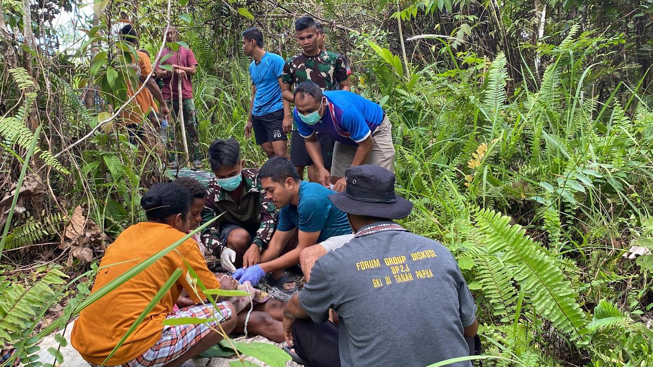 Penuh Haru dan Menegangkan, Cerita Dokter TNI Bantu Persalinan Warga di Hutan Belantara Papua