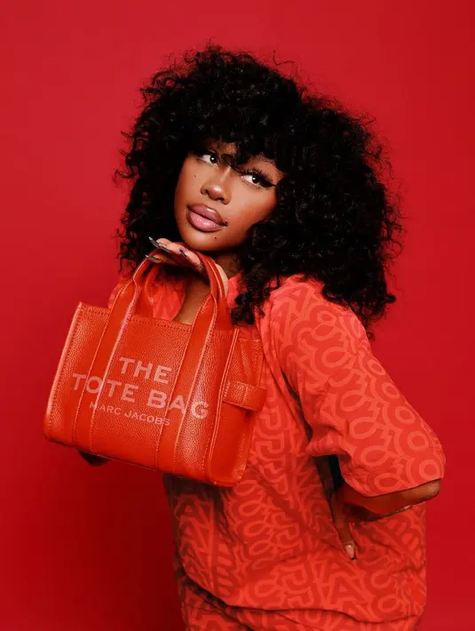 Koleksi Pre-Fall 2023 dari Marc Jacobs ini sudah dapat dibeli di butik kesayangan Anda. Yuk kita intip.  / Foto dok Marc Jacobs.