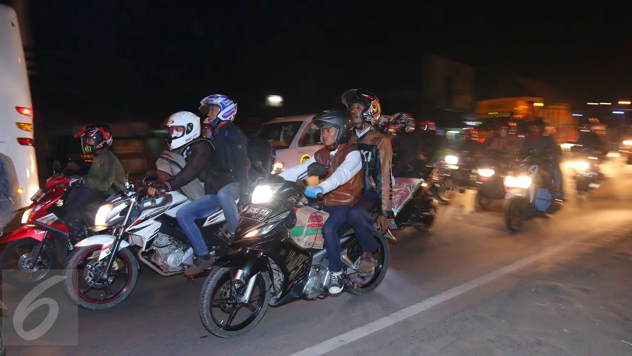 20160602-Pemudik Sepeda Motor Mulai Rajai Jalur Pantura -Jawa Barat