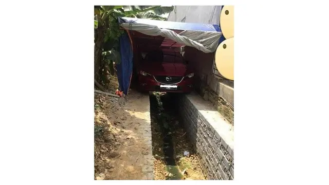 Cara Orang Menyiasati Tempat Parkir Ini Malah Bikin Miris