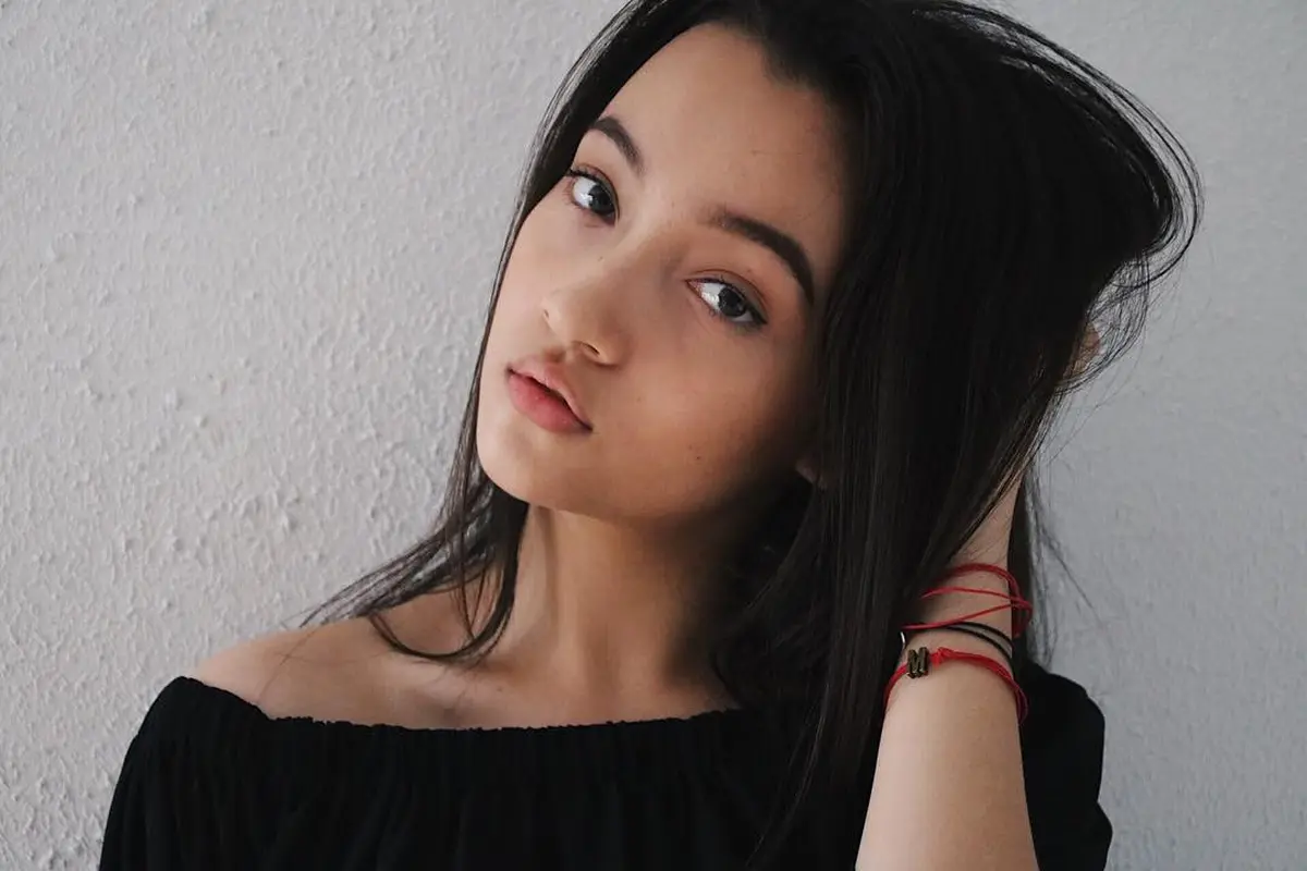 [Bintang] Nggak Suka Pakai Makeup Ribet, Cantiknya Megan Domani Bikin Iri