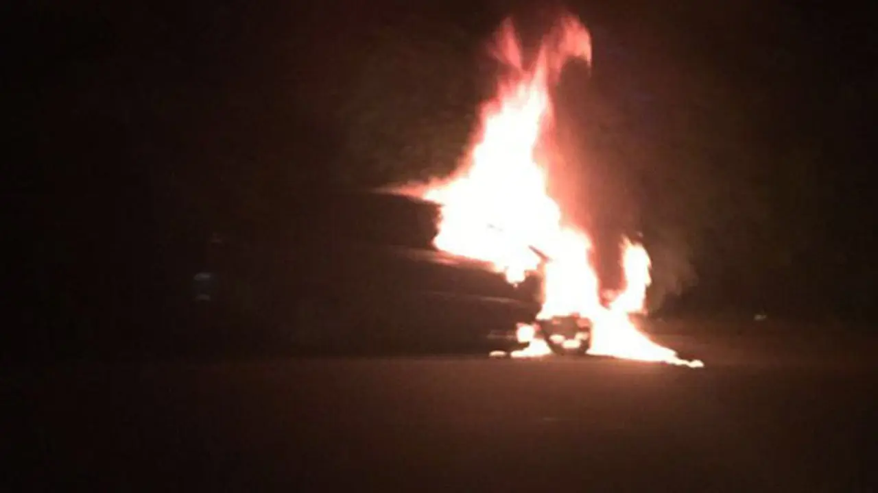 20160228-Mobil terbakar
