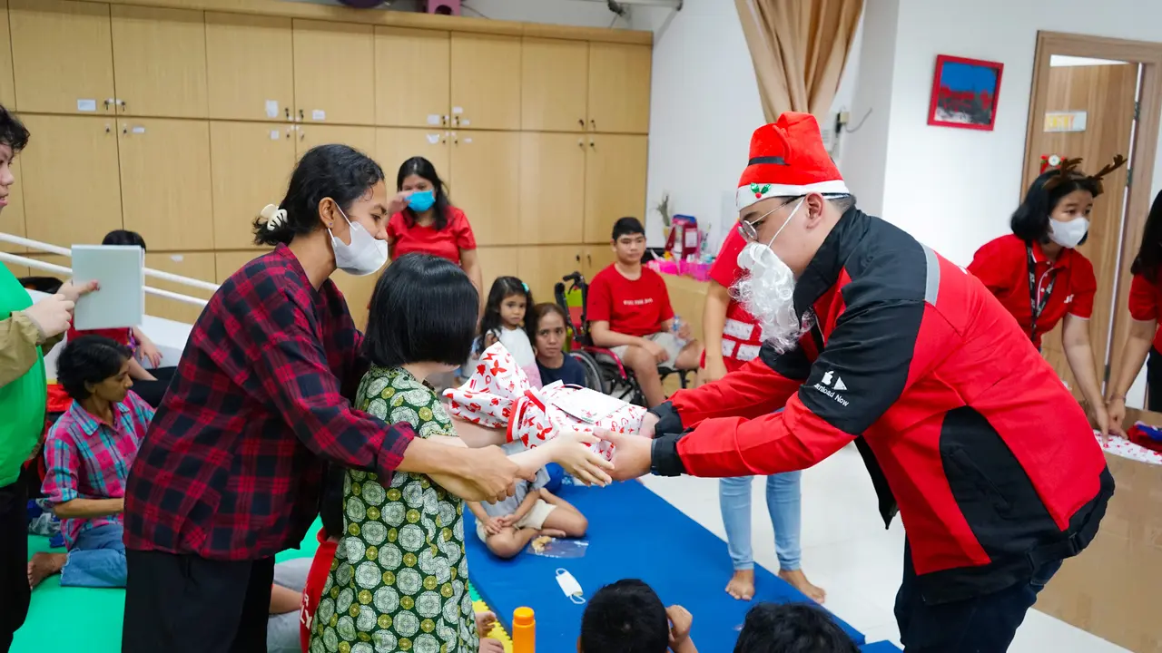 J&T Express Hantarkan Paket Kebahagiaan untuk Anak-anak Penyandang Disabilitas