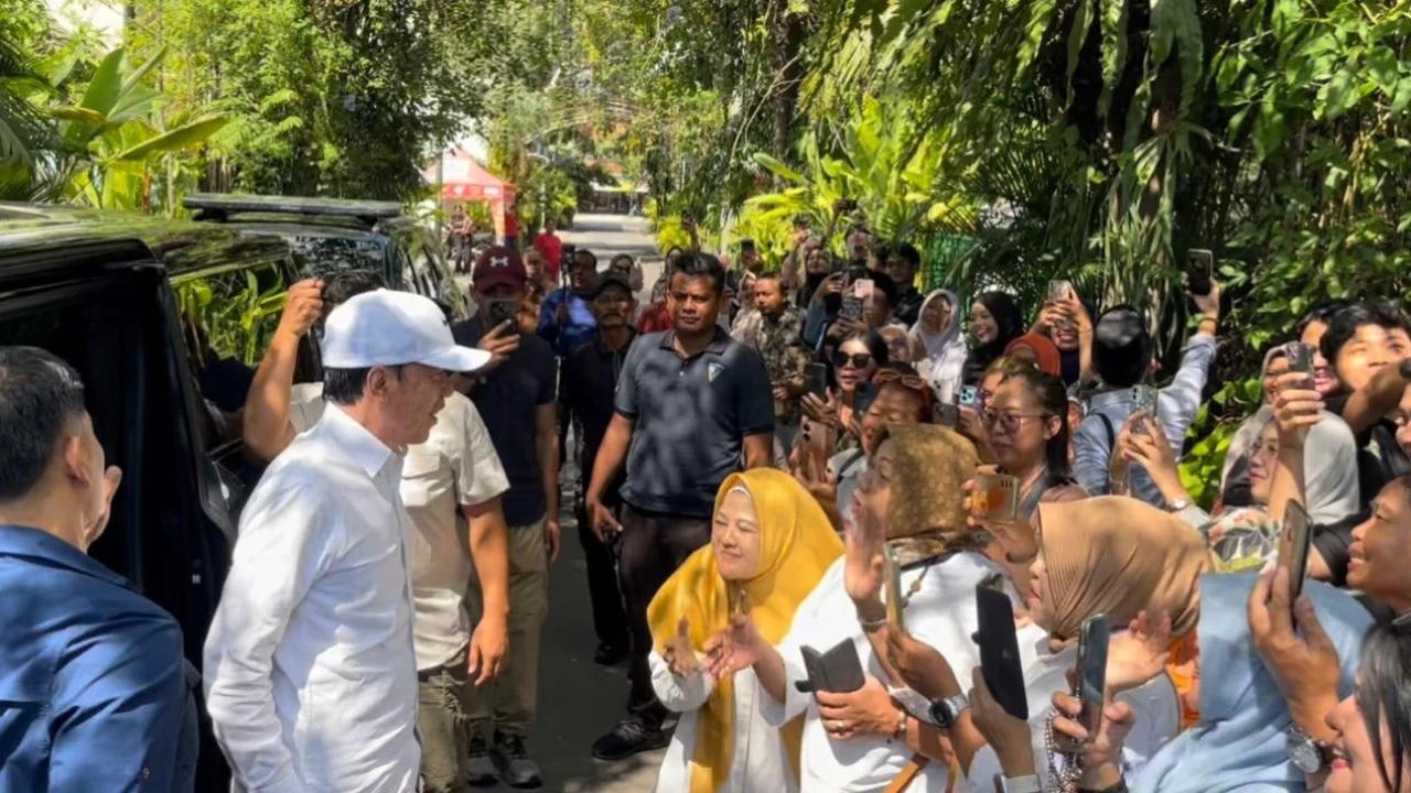 Jokowi Kaget Demam Lagu Mas Bahlil Ganteng Sudah Sampai Depan Rumahnya di Solo