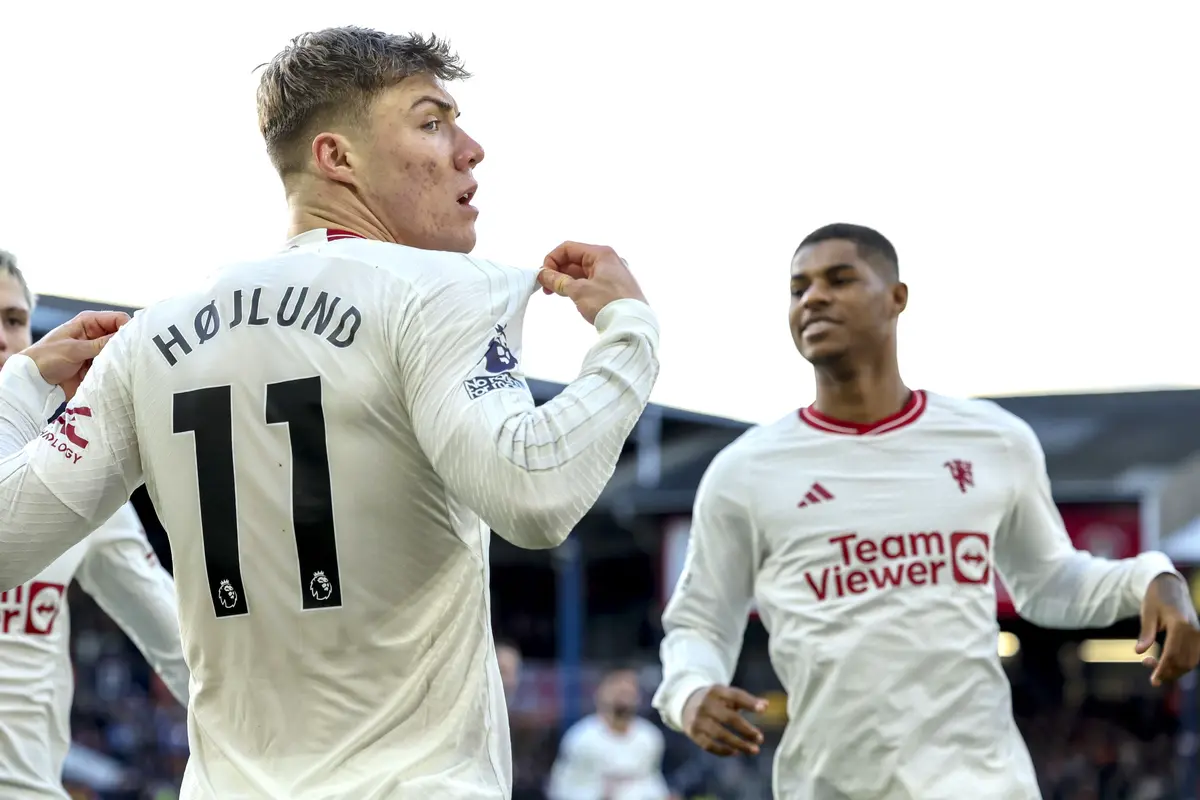 Foto: Gacornya Rasmus Hojlund saat Melawan Luton Town, MU Belum Terkalahkan di Tahun 2024