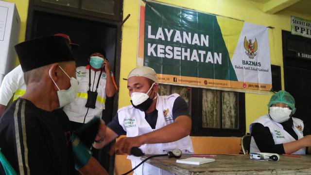 Baznas bantu korban terdampak letusan Gunung Semeru.