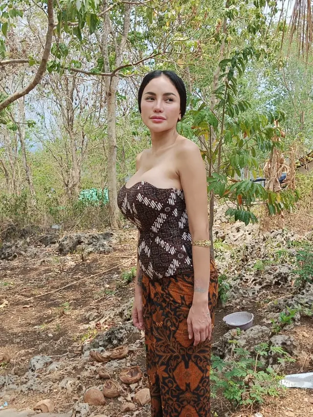 Nikita Mirzani bermain di film Syirik arahan sutradara Hestu Saputra.