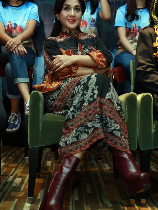 Pemeran dalam 'Rumah Di Atas Awan' ini mengaku untuk badan langsingnya, harus mau berbagi. Tapi bukan materi melainkan ilmu dari paras cantik tersebut. (Deki Prayoga/Bintang.com)