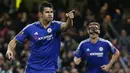 Striker Chelsea, Diego Costa, merayakan gol yang dicetaknya ke gawang Watford pada laga Liga Inggris di Stadion Stamford Bridge, Inggris, Sabtu (26/12/2015). Kedua tim bermain imbang 2-2. (Reuters/Stefan Wermuth)