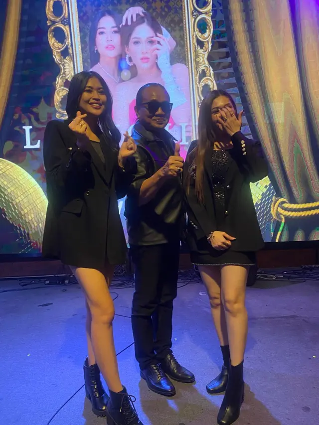 Ovi Kirana bersama  Givri Taj membentuk New Sister.