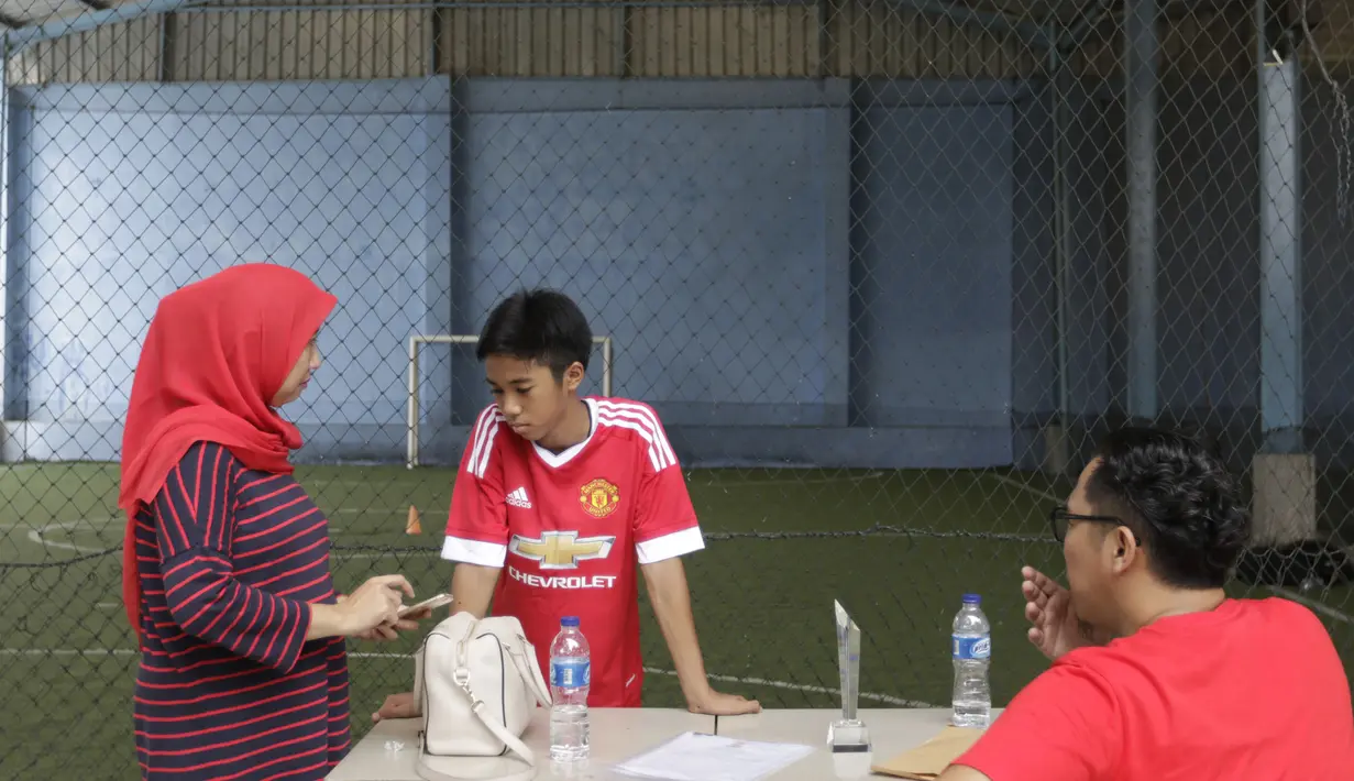 Putra dari pasangan Ahmad Ramadhani dan Miranti Sekarningrum berharap pelatihannya di MU bisa menjadi titik awal kiprahnya di sepak bola Eropa. (Bola.com/Vitalis Yogi Trisna)