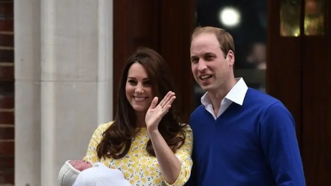 [Bintang] Pangeran William dan Kate Middleton Kenalkan Putrinya ke Publik
