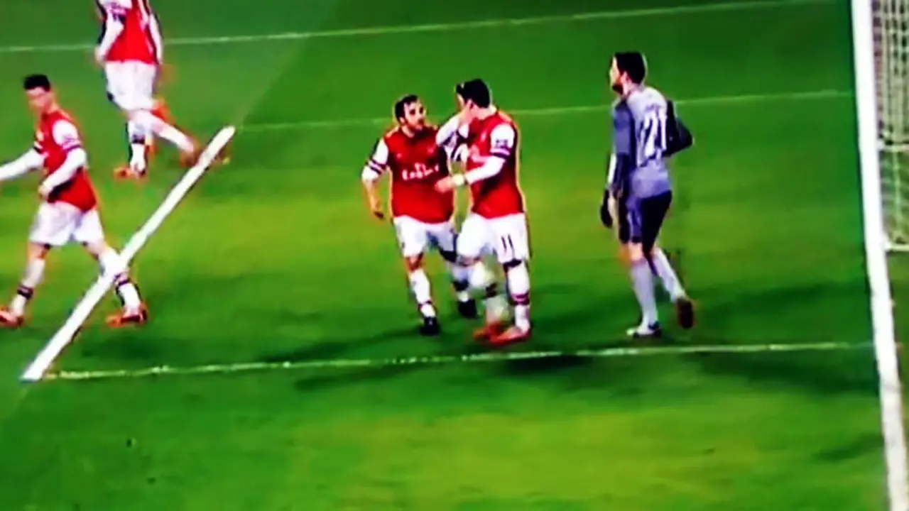 ozil-flamini-140220b.jpg