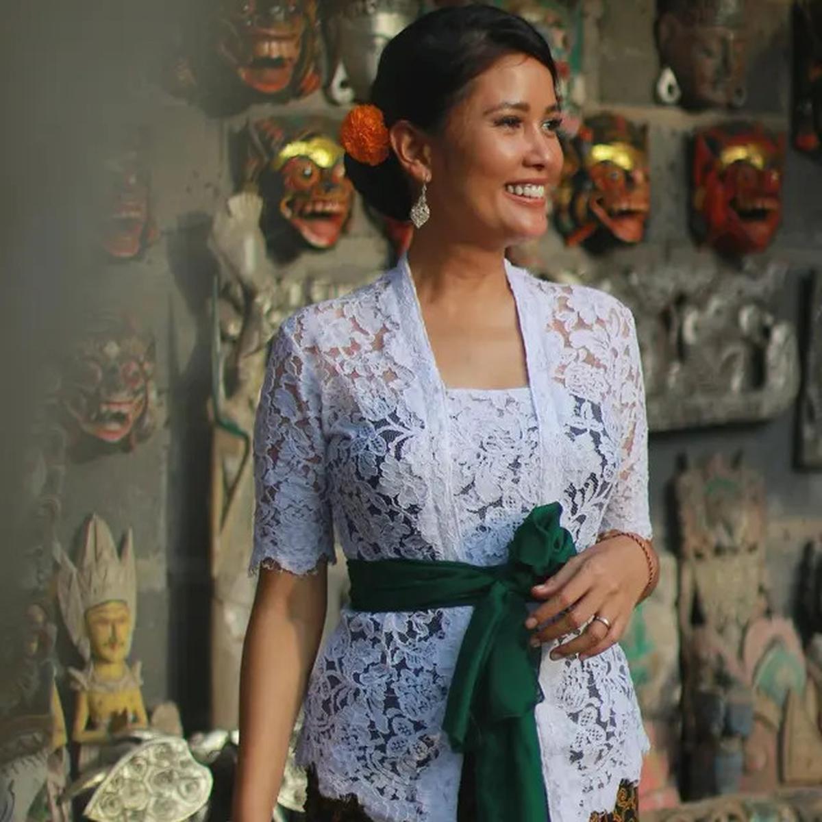 Gaya Kebaya Putih Ala Artis yang Menjadi Inspirasi Fashion, dari Mahalini hingga Sarah Menzel