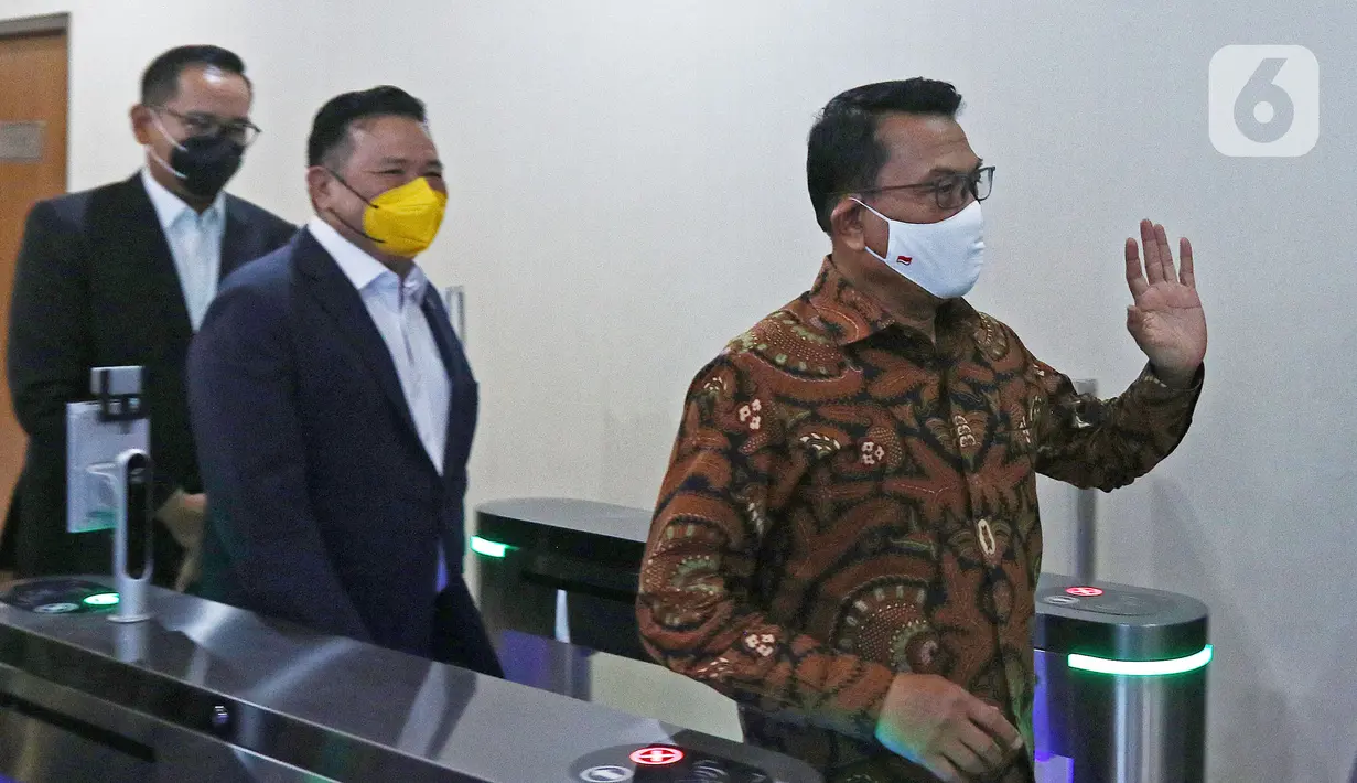 Kepala Staf Presiden (KSP) Moeldoko usai menjalani pemeriksaan di Bareskrim, Mabes Polri, Jakarta, Selasa (12/10/2021). Moeldoko menjalani pemeriksaan sebagai saksi pelapor.(Liputan6.com/Herman Zakharia)