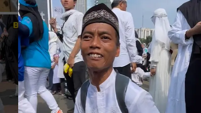 Pria Disabilitas Merangkak di Tengah Aksi Bela Palestina, Tolak Digendong karena Ingin Keringatnya Jadi Saksi di Akhirat. Foto: @sobat.kuliner.ig.