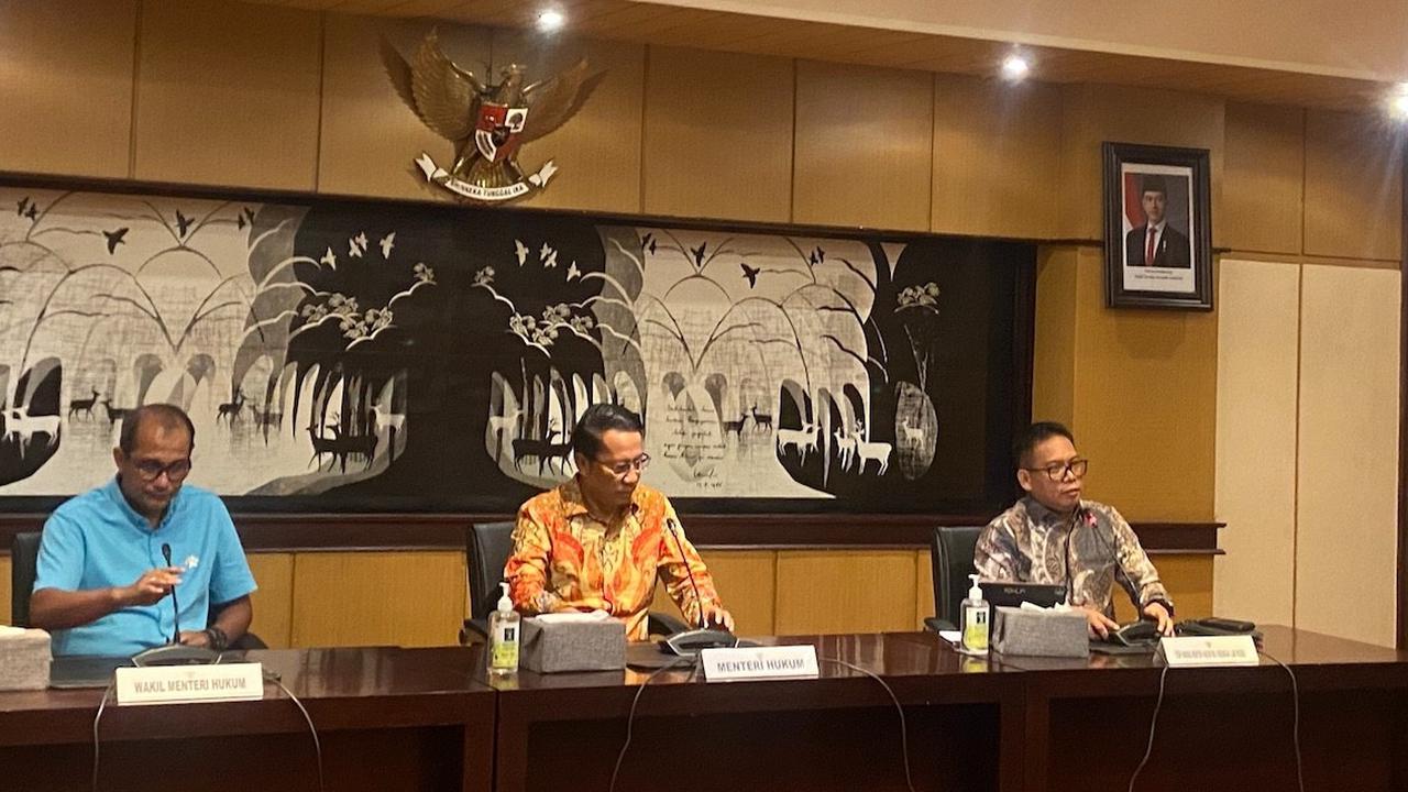 Menkum Supratman Bela Prabowo: Wacana Maafkan Koruptor pernah Disebut Mahfud saat Jabat Menteri Kehakiman