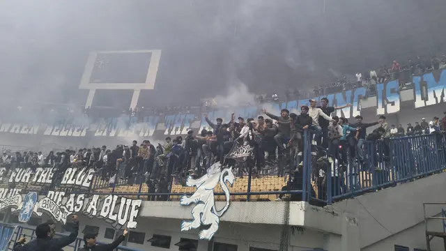 Bobotoh padati Gelora Bandung Lautan Api jelang Persija Jakarta vs Persib Bandung di BRI Super League 2025/2026