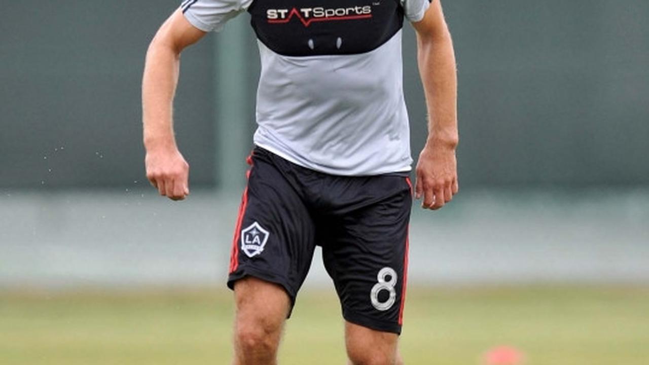 Steven Gerrard pamer jersey LA Galaxy