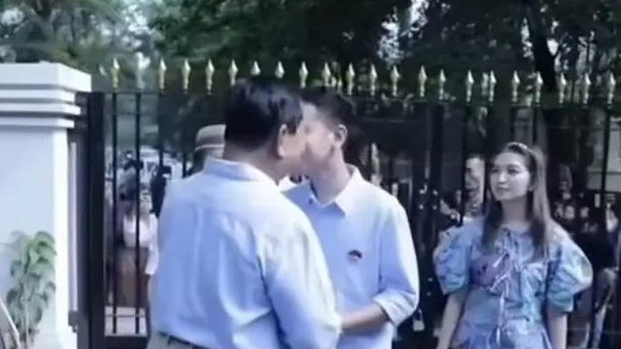Riasan Wajah Natural dan Gaya Rambut yang Elegan