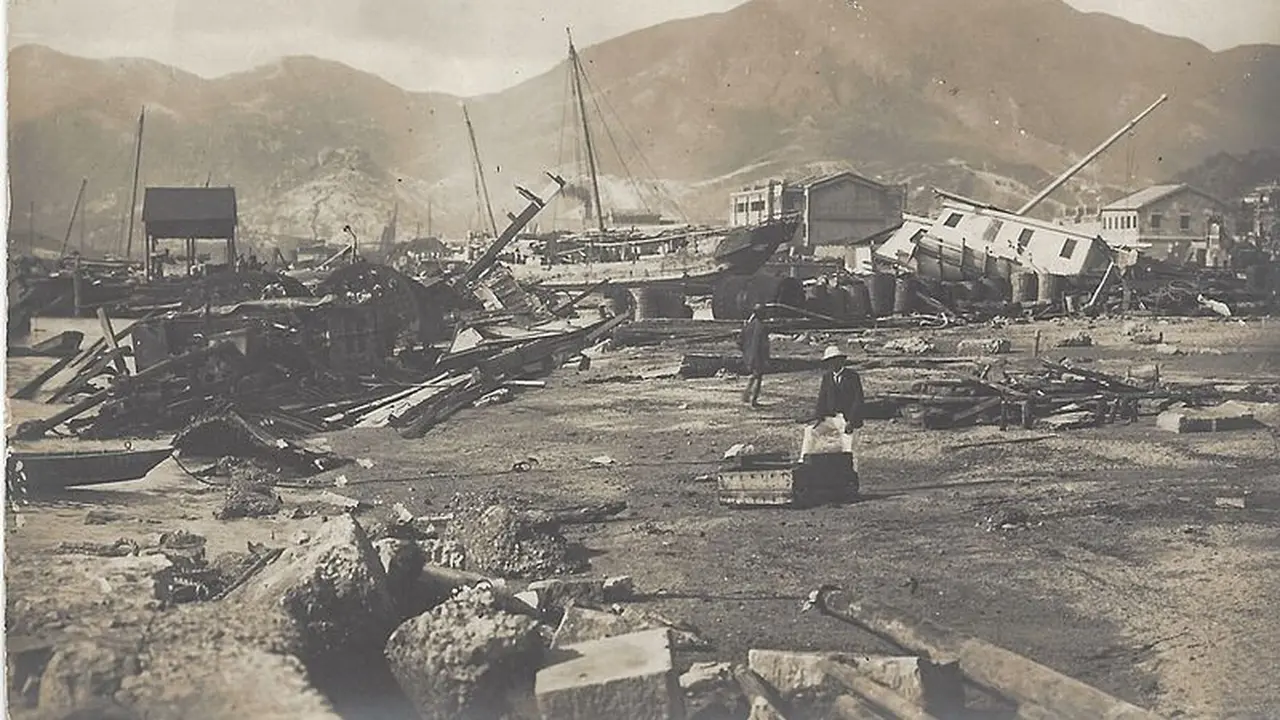 Kondisi pasca-topan dahsyat di Hong Kong pada 1906 (Wikimedia Commons)